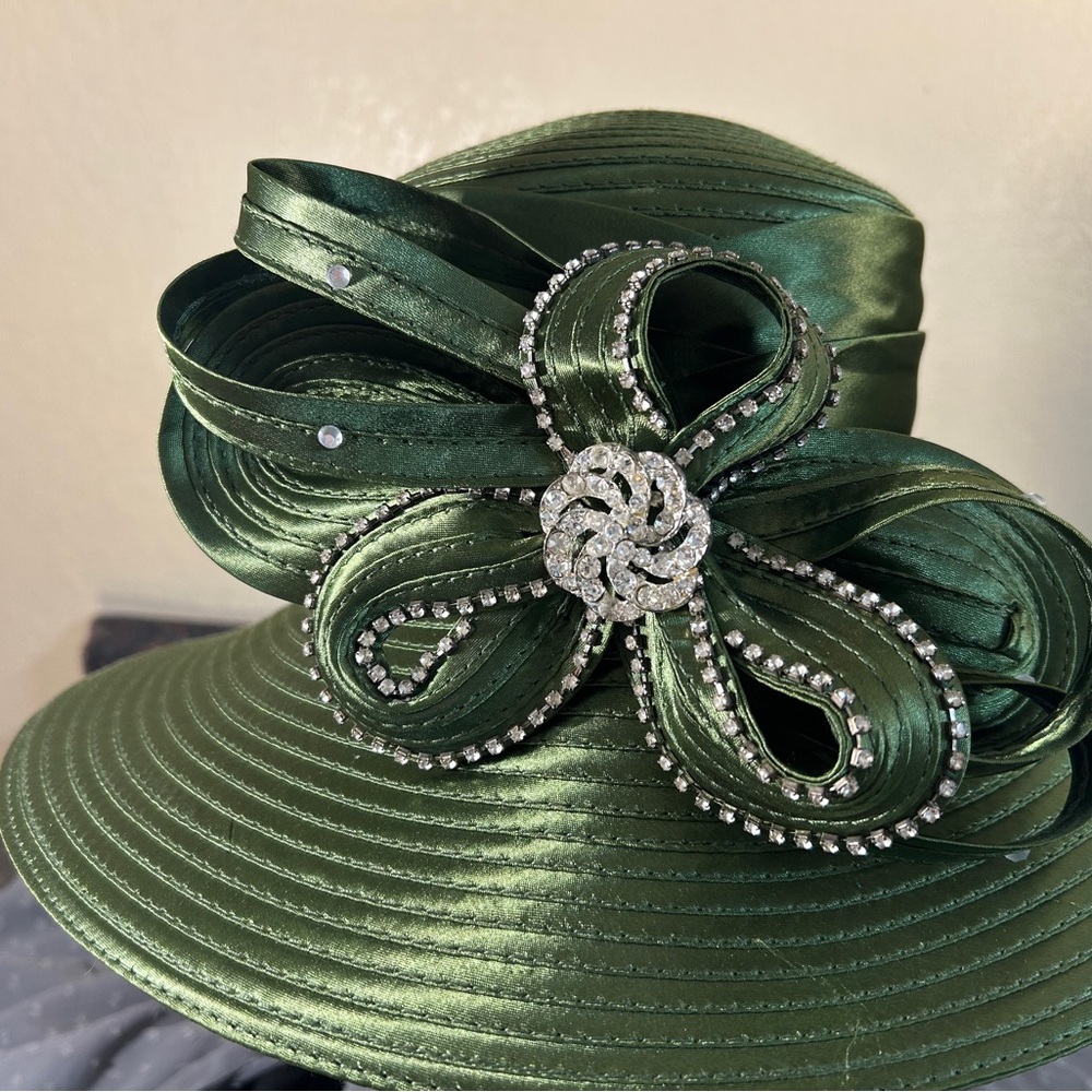 Elegant Green Satin Hat with Rhinestone Detail
